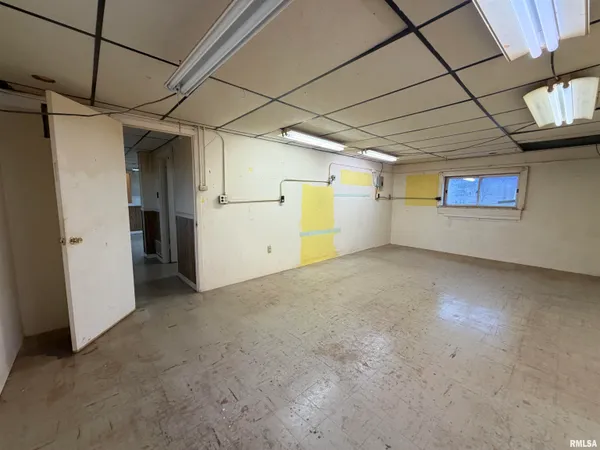 $135,000 | 1687 Beecher Avenue, Galesburg, IL 61401