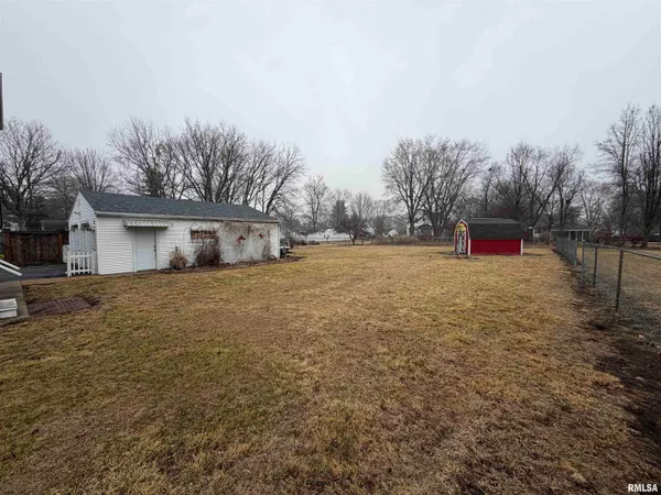 $135,000 | 1687 Beecher Avenue, Galesburg, IL 61401