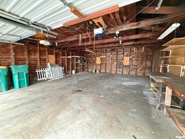 $135,000 | 1687 Beecher Avenue, Galesburg, IL 61401