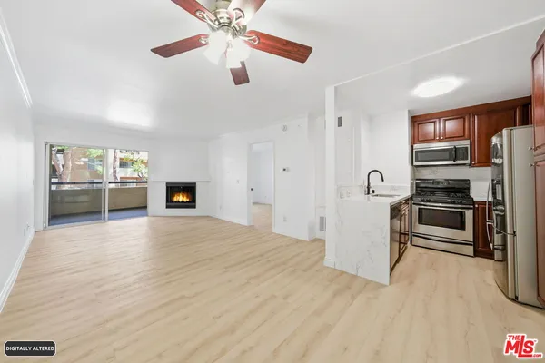 $2,250 | 5530 Owensmouth Avenue, Unit 133, Woodland Hills, CA 91367