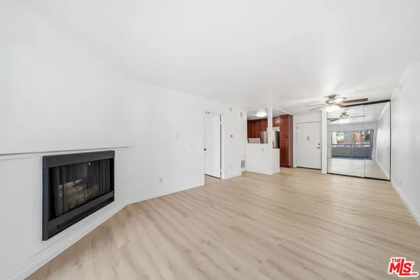 $2,250 | 5530 Owensmouth Avenue, Unit 133, Woodland Hills, CA 91367