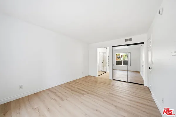 $2,250 | 5530 Owensmouth Avenue, Unit 133, Woodland Hills, CA 91367