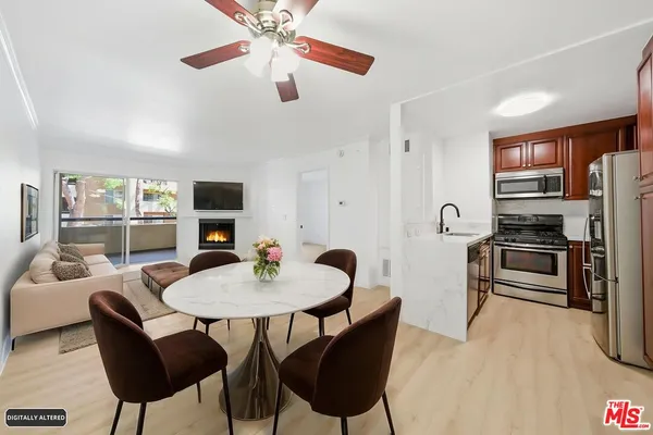 $2,250 | 5530 Owensmouth Avenue, Unit 133, Woodland Hills, CA 91367