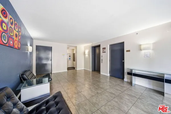 $2,250 | 5530 Owensmouth Avenue, Unit 133, Woodland Hills, CA 91367