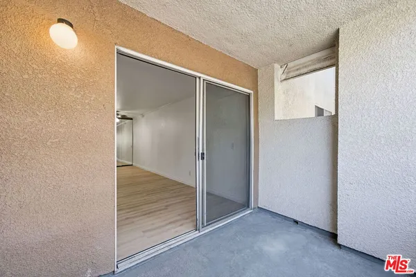 $2,250 | 5530 Owensmouth Avenue, Unit 133, Woodland Hills, CA 91367