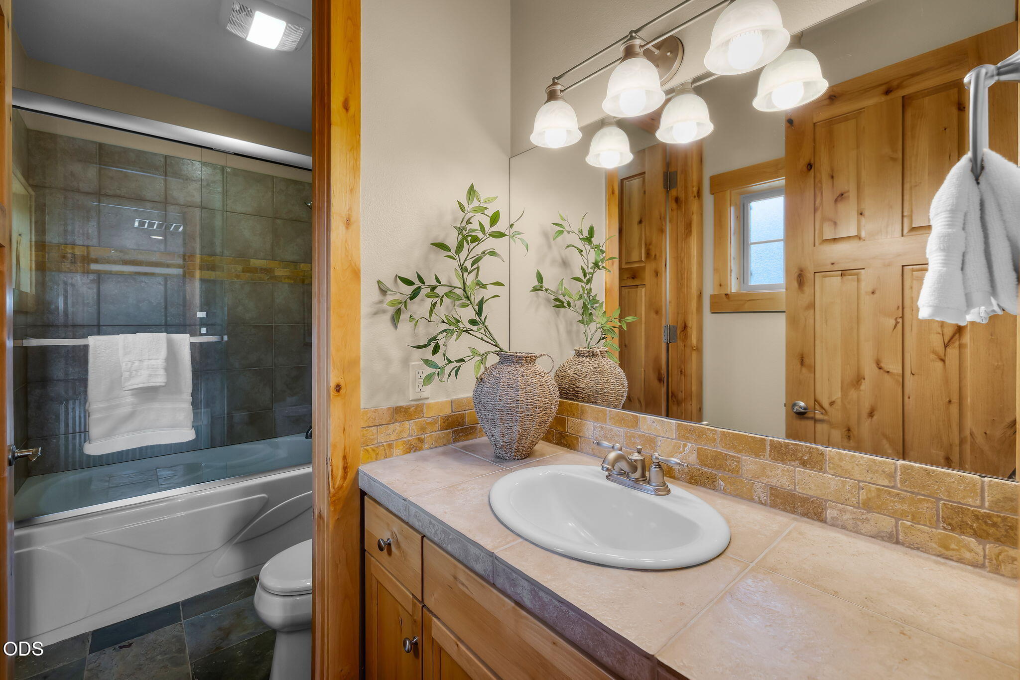 601 Southwest Otter Way Bend, OR 97702 - Photo 18 of 56