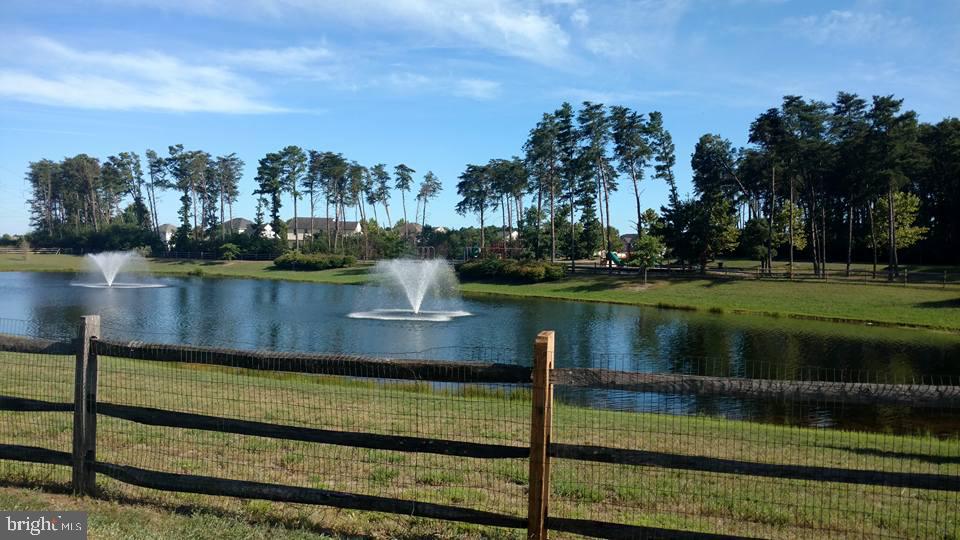 148 Gary Way Sicklerville, NJ 08081 - Photo 40 of 60 a view of a lake with houses