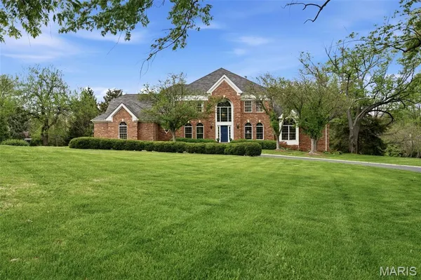 $2,100,000 | 32 Huntleigh Downs Road, Frontenac, MO 63131