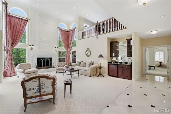 $2,100,000 | 32 Huntleigh Downs Road, Frontenac, MO 63131