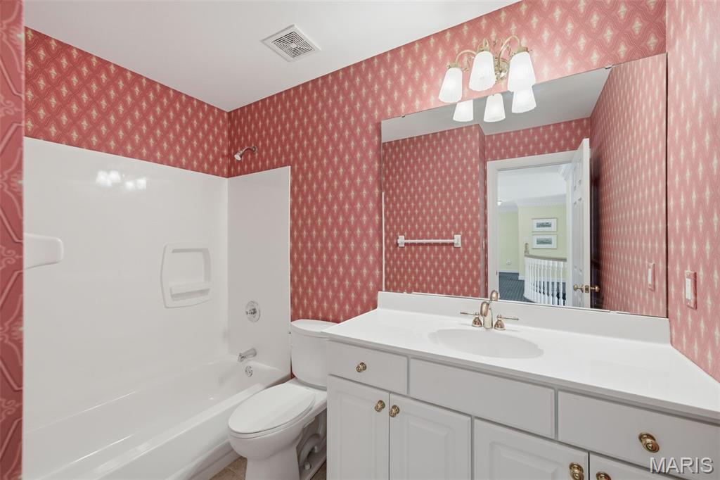 32 Huntleigh Downs Road Frontenac, MO 63131 - Photo 36 of 68