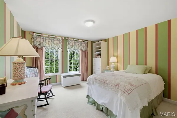 $2,100,000 | 32 Huntleigh Downs Road, Frontenac, MO 63131