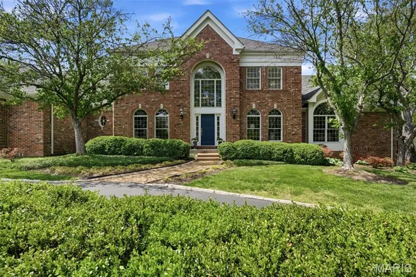 $2,100,000 | 32 Huntleigh Downs Road, Frontenac, MO 63131
