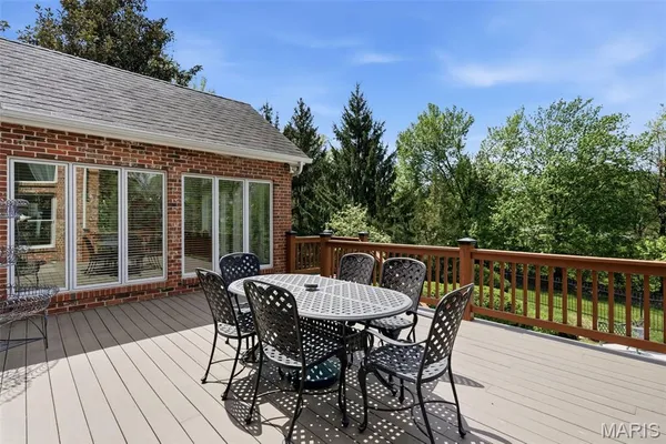 $2,100,000 | 32 Huntleigh Downs Road, Frontenac, MO 63131