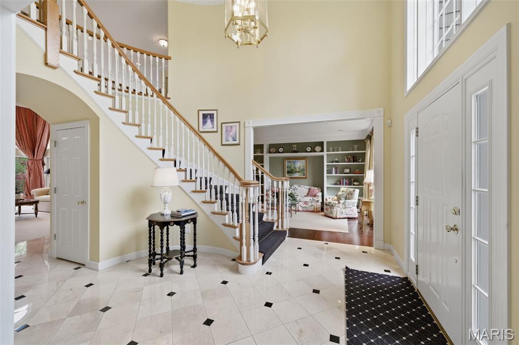 32 Huntleigh Downs Road Frontenac, MO 63131 - Photo 9 of 68