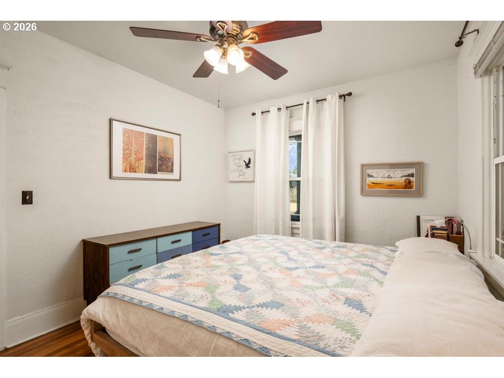 6056 Northeast Willow Street Portland, OR 97213 - Photo 14 of 35