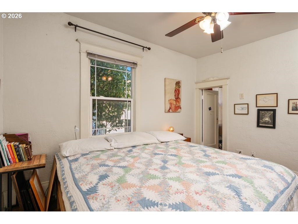 6056 Northeast Willow Street Portland, OR 97213 - Photo 15 of 35