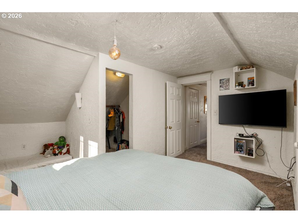 6056 Northeast Willow Street Portland, OR 97213 - Photo 20 of 35