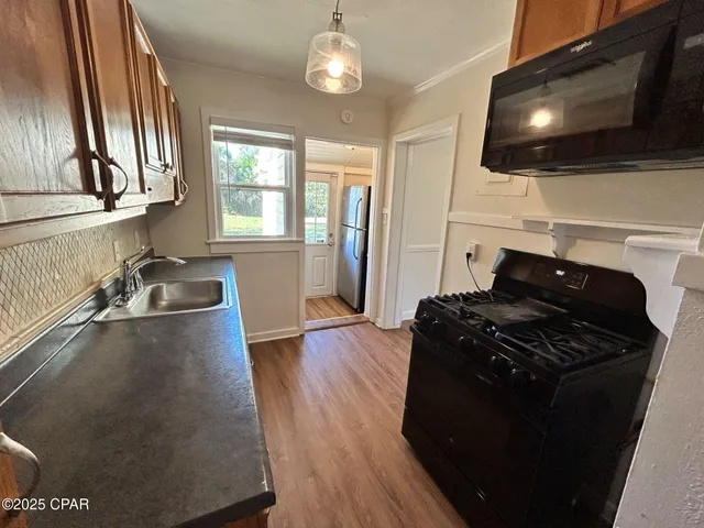 $1,750 | 427 South Macarthur Avenue, Panama City, FL 32401