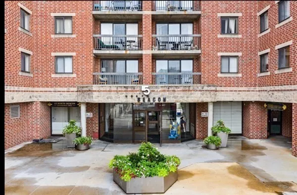 $3,300 | 15 North Beacon Street, Unit 906, Boston, MA 02134