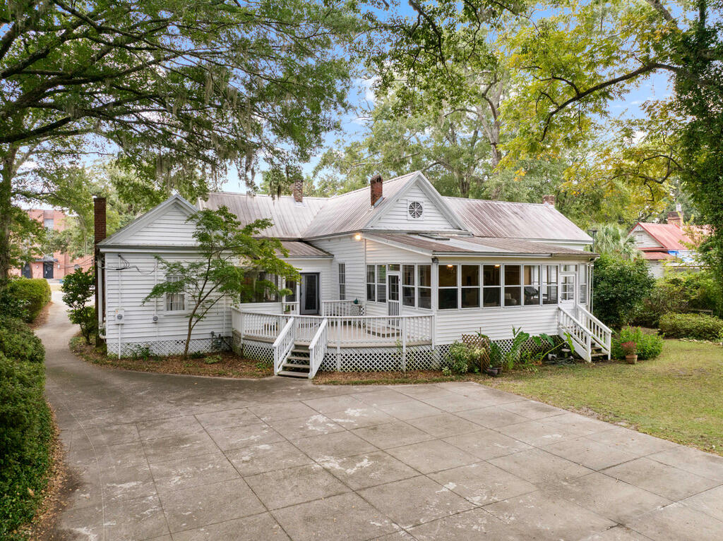 487 Hampton Street Walterboro, SC 29488 - Photo 13 of 49 82F7EB1F-7372-424C-A4AE-EA73E31774F2_1_1