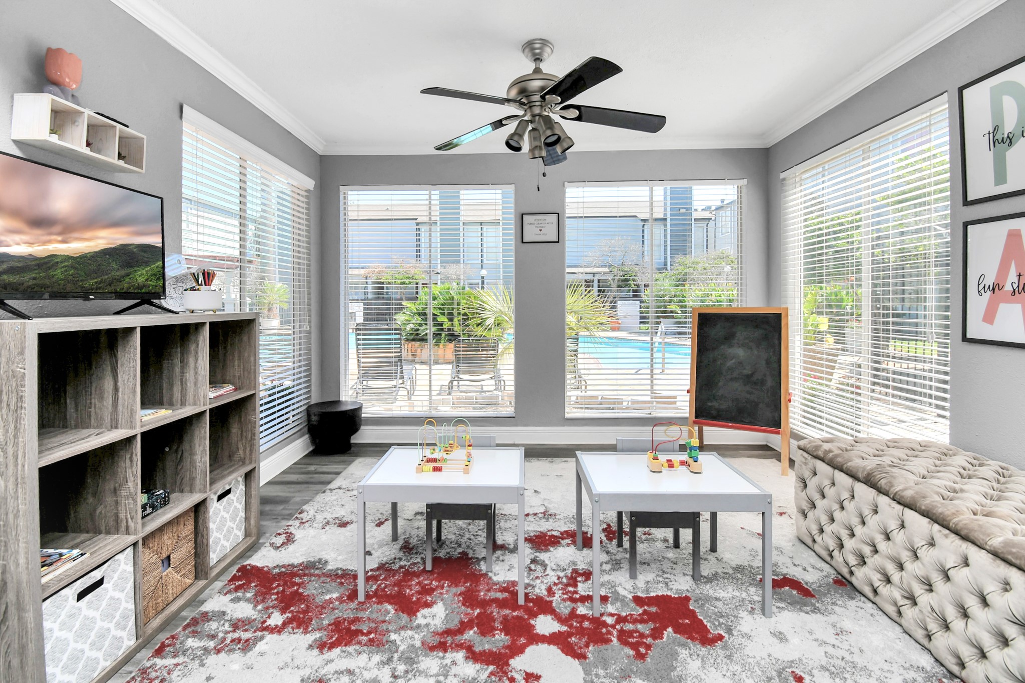 5959 Bonhomme Road, Unit 125R Houston, TX 77036 - Photo 6 of 26 a living room with furniture and a window