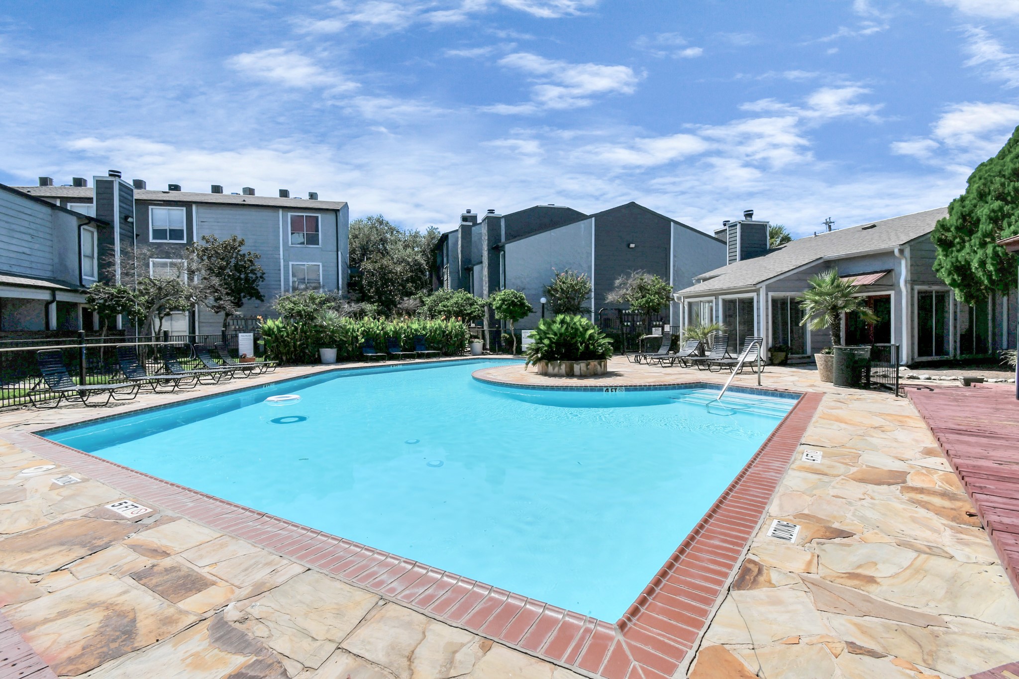 5959 Bonhomme Road, Unit 125R Houston, TX 77036 - Photo 9 of 26 a view of outdoor space yard and swimming pool