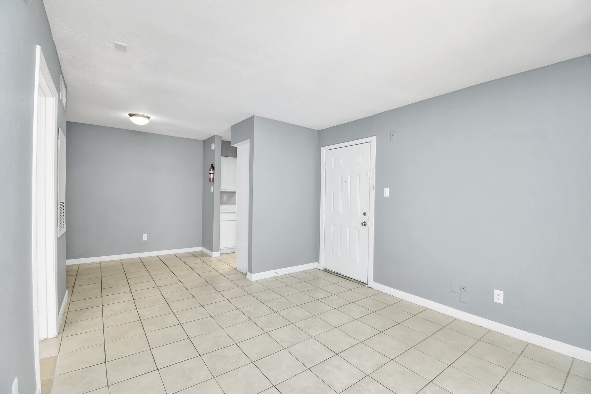 5959 Bonhomme Road, Unit 125R Houston, TX 77036 - Photo 17 of 26 a view of an empty room