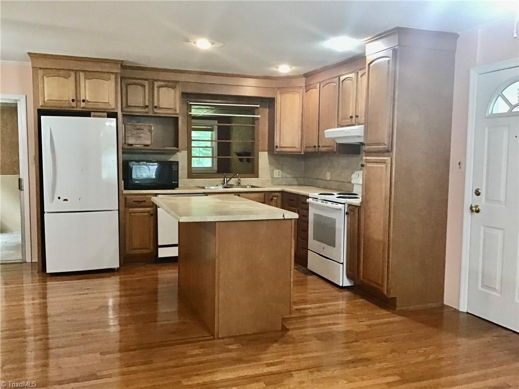 4014 Hartsoe Road Winston-Salem, NC 27107 - Photo 3 of 31 Gallery Image 3