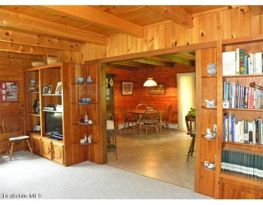 40 Reynolds Road Shelburne Falls, MA 01370 - Photo 11 of 23 K-dining area