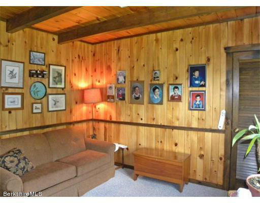 40 Reynolds Road Shelburne Falls, MA 01370 - Photo 14 of 23 N-living