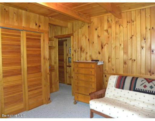 40 Reynolds Road Shelburne Falls, MA 01370 - Photo 15 of 23 O-bedrm