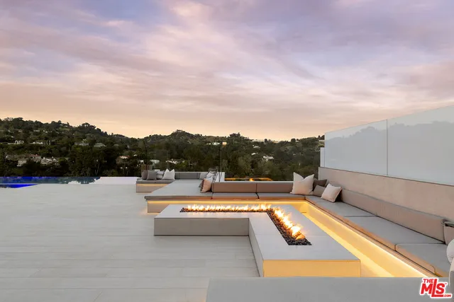 $150,000 | 2620 Wallingford Drive, Beverly Hills, CA 90210