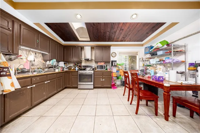 $699,000 | 16151 Kingside Drive, Covina, CA 91722