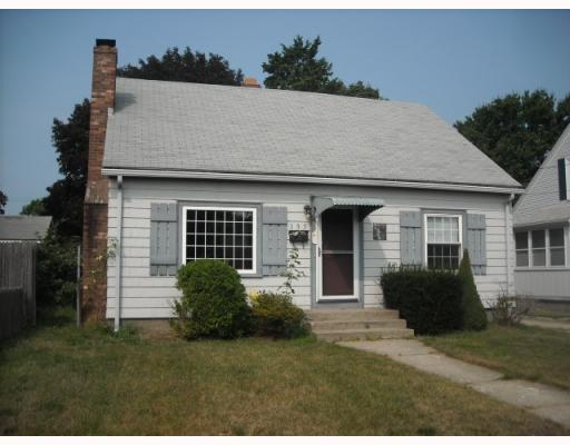 135 Rosemere Road Pawtucket, RI 02861 - Photo 1 of 4 Exterior Front.