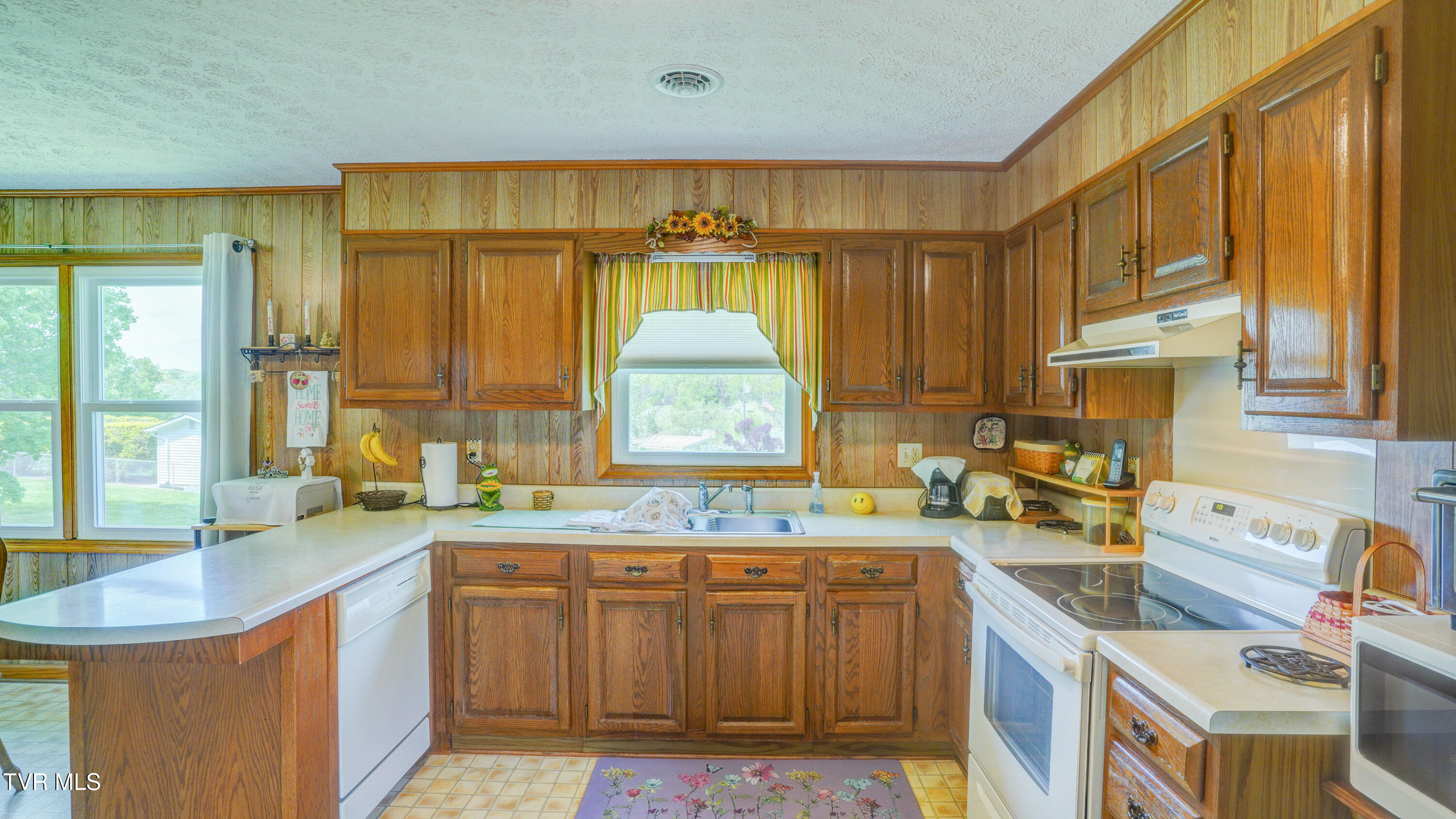 683 Haw Ridge Road Piney Flats, TN 37686 - Photo 13 of 39 DSC03009_10_11_12_13