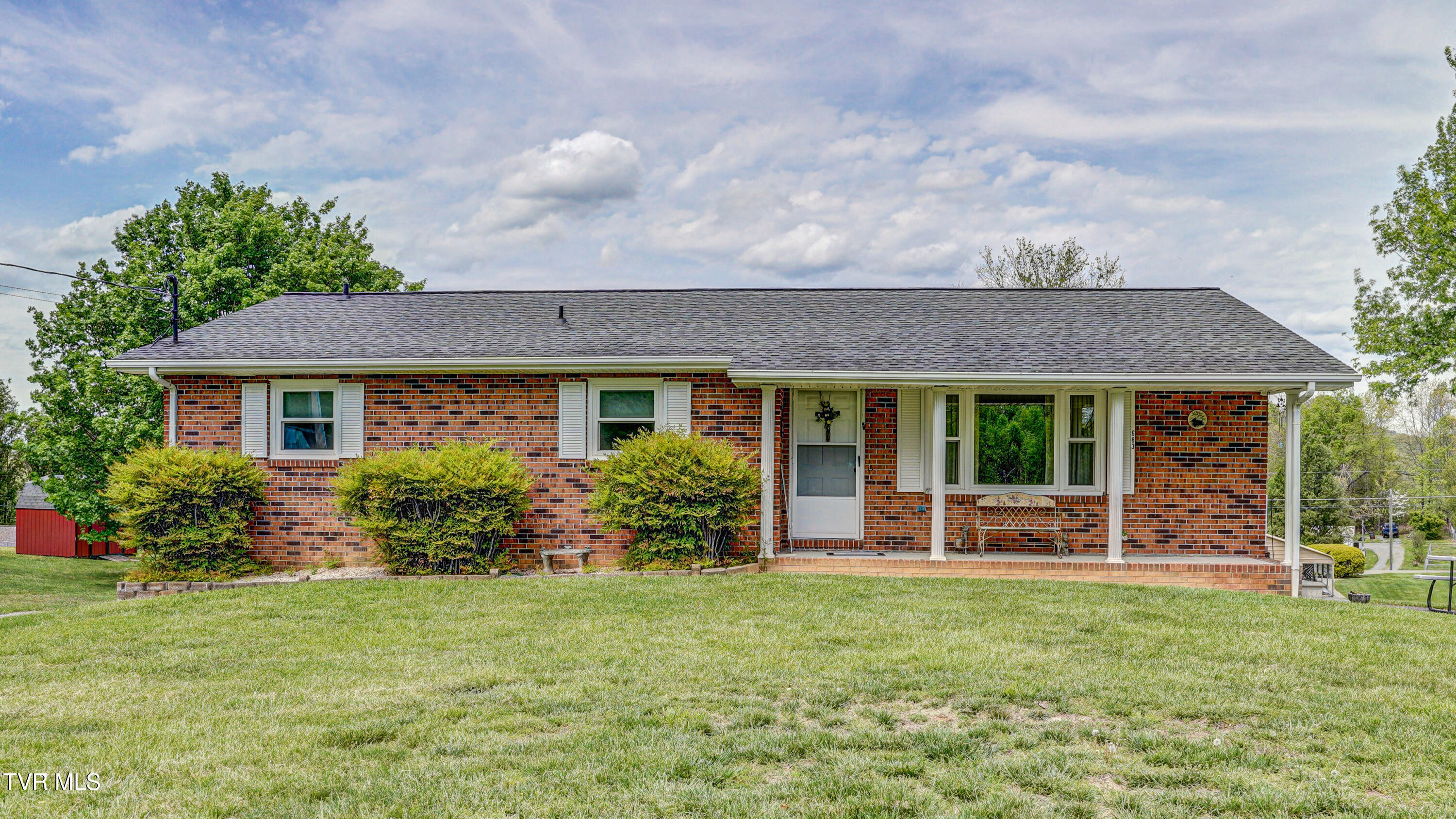683 Haw Ridge Road Piney Flats, TN 37686 - Photo 2 of 39 DSC03049_50_51_52_53-2