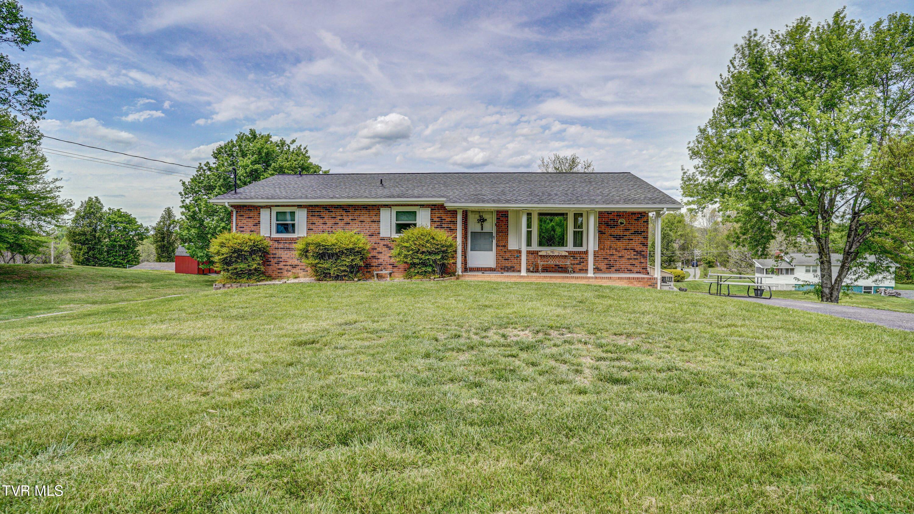 683 Haw Ridge Road Piney Flats, TN 37686 - Photo 3 of 39 DSC03049_50_51_52_53