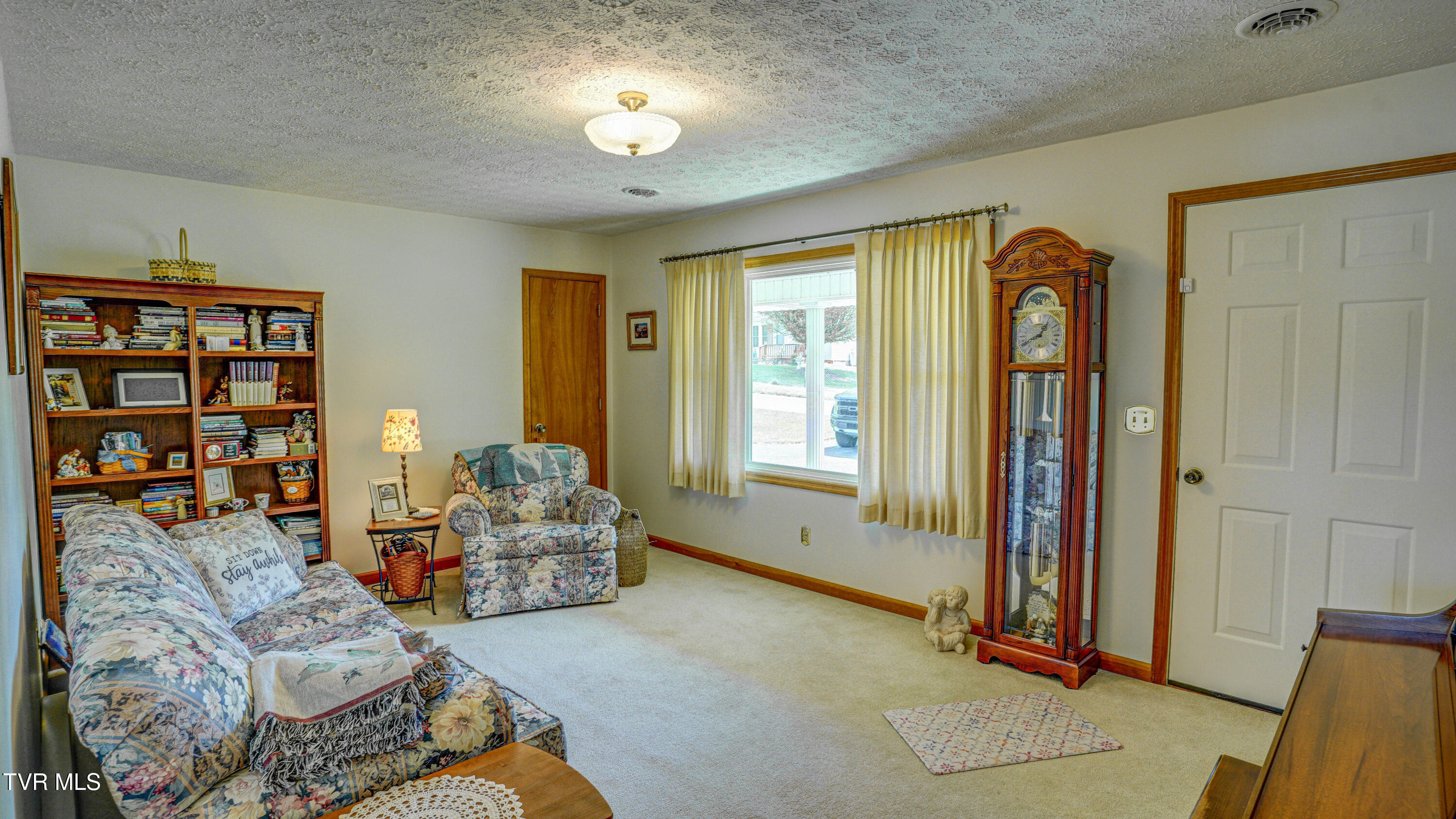 683 Haw Ridge Road Piney Flats, TN 37686 - Photo 4 of 39 DSC02899_900_901_902_903