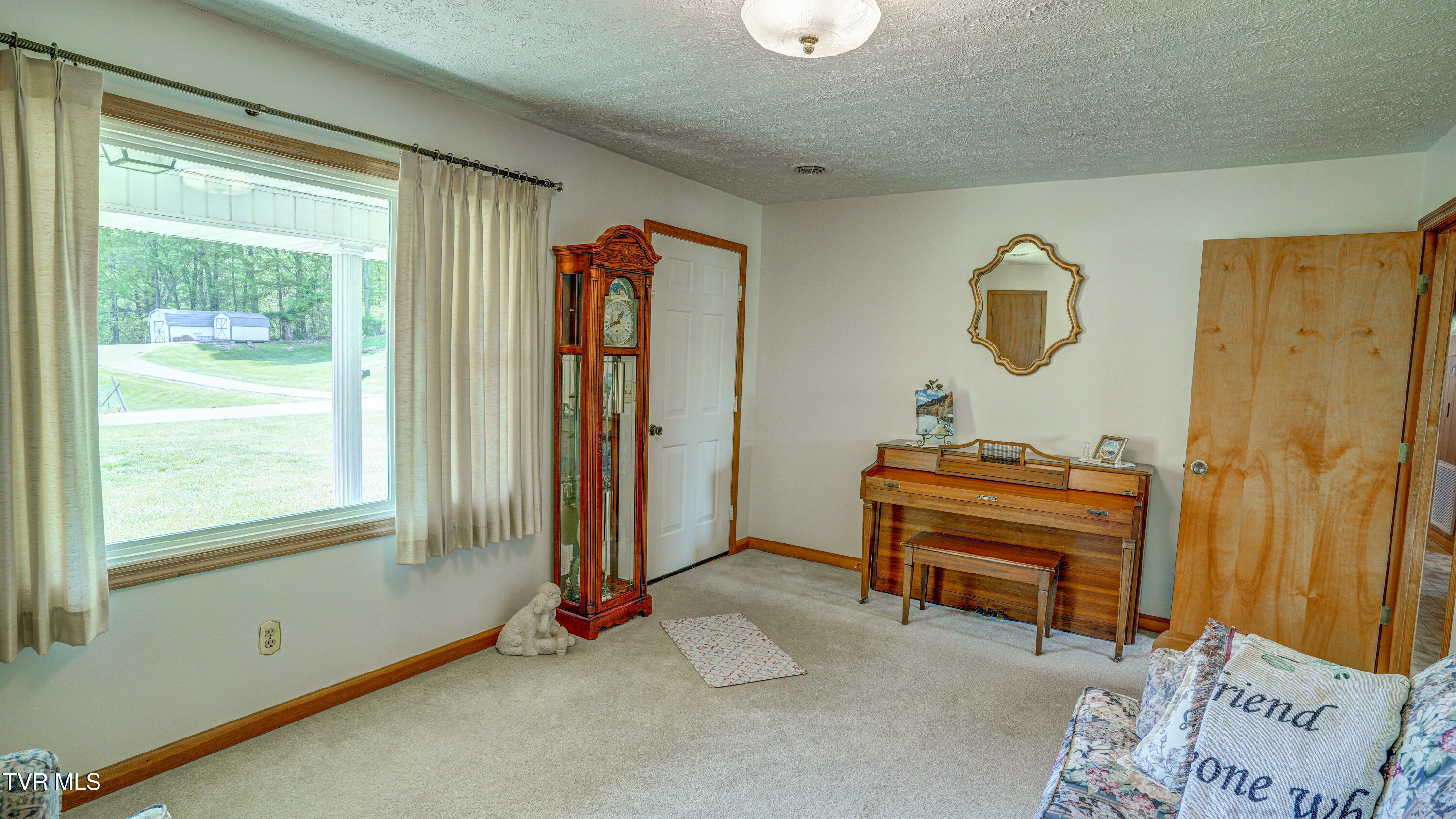 683 Haw Ridge Road Piney Flats, TN 37686 - Photo 5 of 39 DSC02909_10_11_12_13