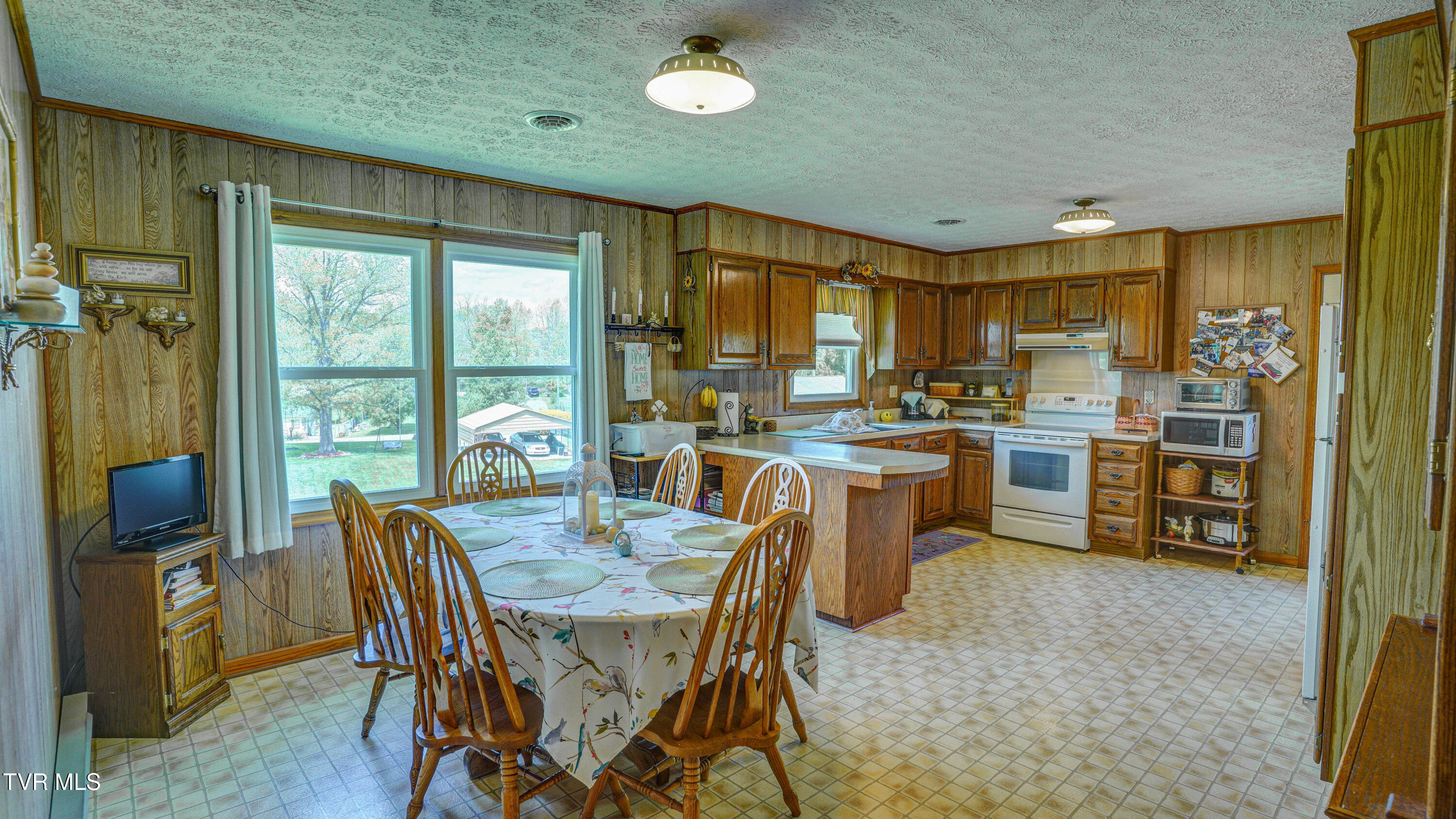 683 Haw Ridge Road Piney Flats, TN 37686 - Photo 8 of 39 DSC02919_20_21_22_23