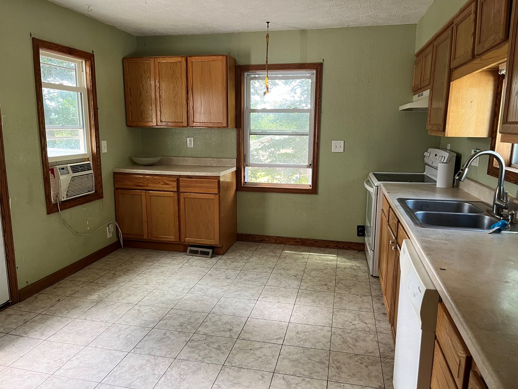 2192 Horsecreek Road Oil City, PA 16301 - Photo 9 of 44