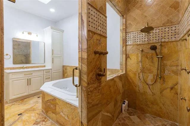 $9,200 | 25 Leeward Island, Clearwater, FL 33767