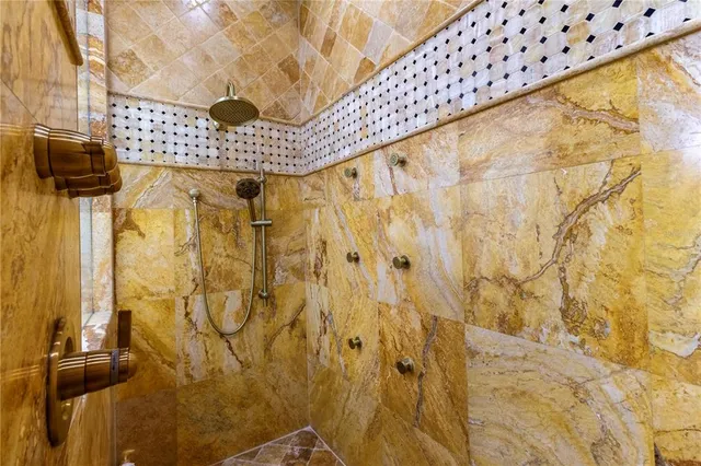 $9,200 | 25 Leeward Island, Clearwater, FL 33767