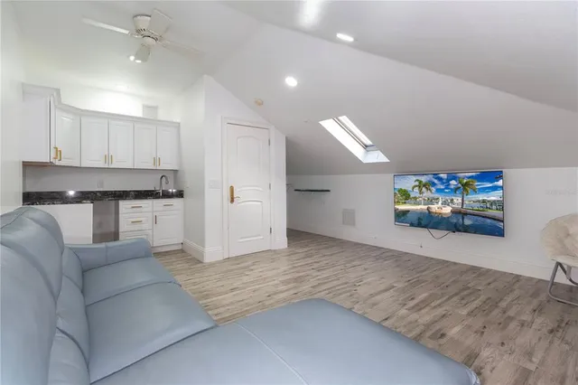 $9,200 | 25 Leeward Island, Clearwater, FL 33767