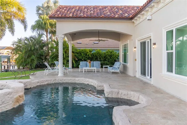 $9,200 | 25 Leeward Island, Clearwater, FL 33767