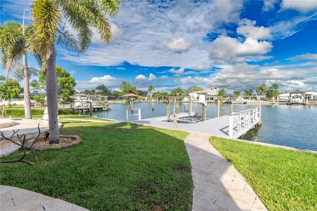 $9,200 | 25 Leeward Island, Clearwater, FL 33767