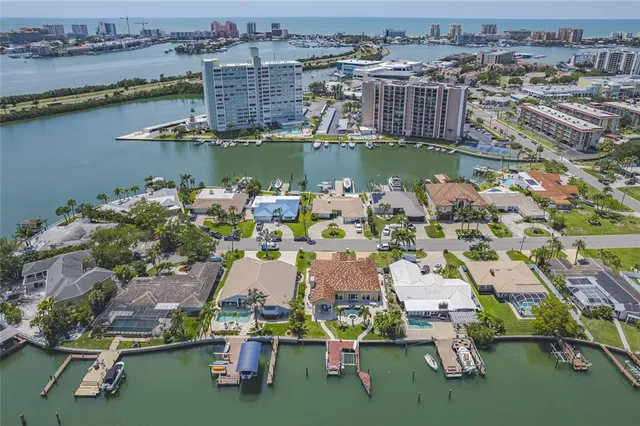 $9,200 | 25 Leeward Island, Clearwater, FL 33767