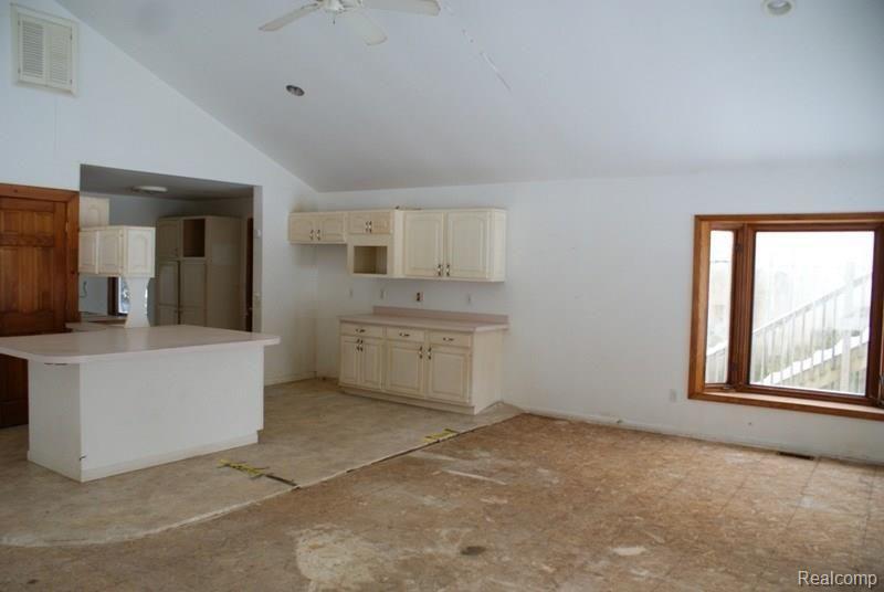 2107 Millville Road Lapeer, MI 48446 - Photo 11 of 31 121224.JPG