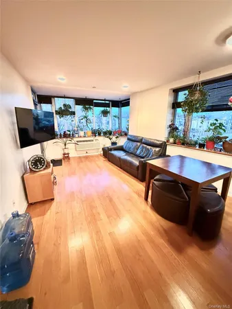 $598,000 | 63-14 Queens Boulevard, Unit 3F | Woodside