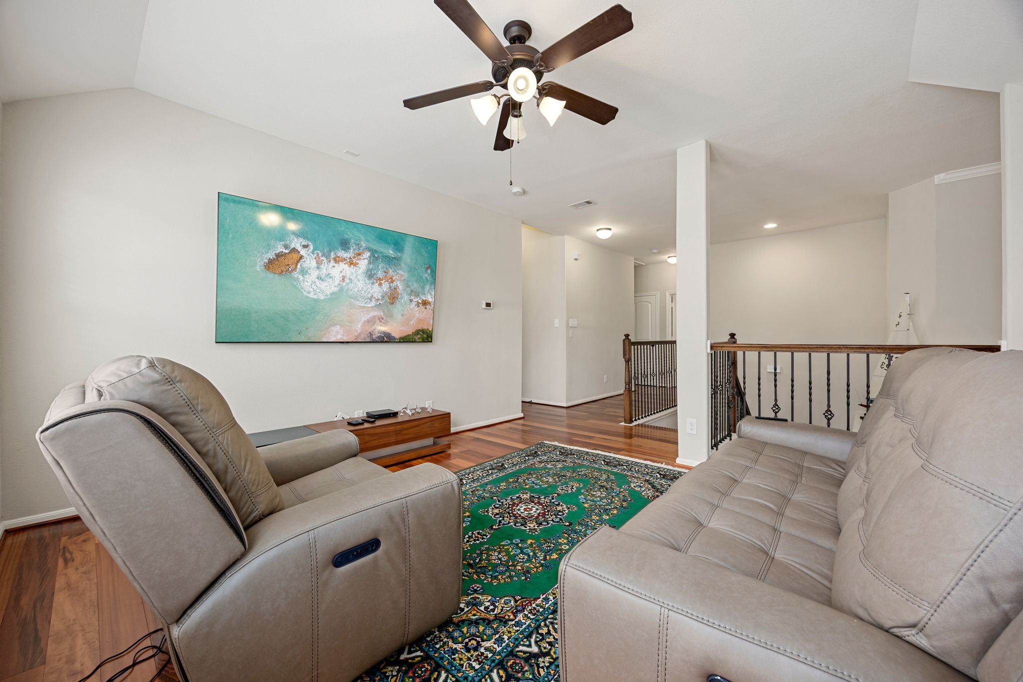 22 South Marshside Place Spring, TX 77389 - Photo 26 of 43 a living room with furniture and a ceiling fan